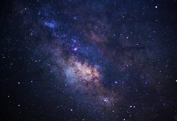 Así era el universo antes de llenarse de luz según los expertos